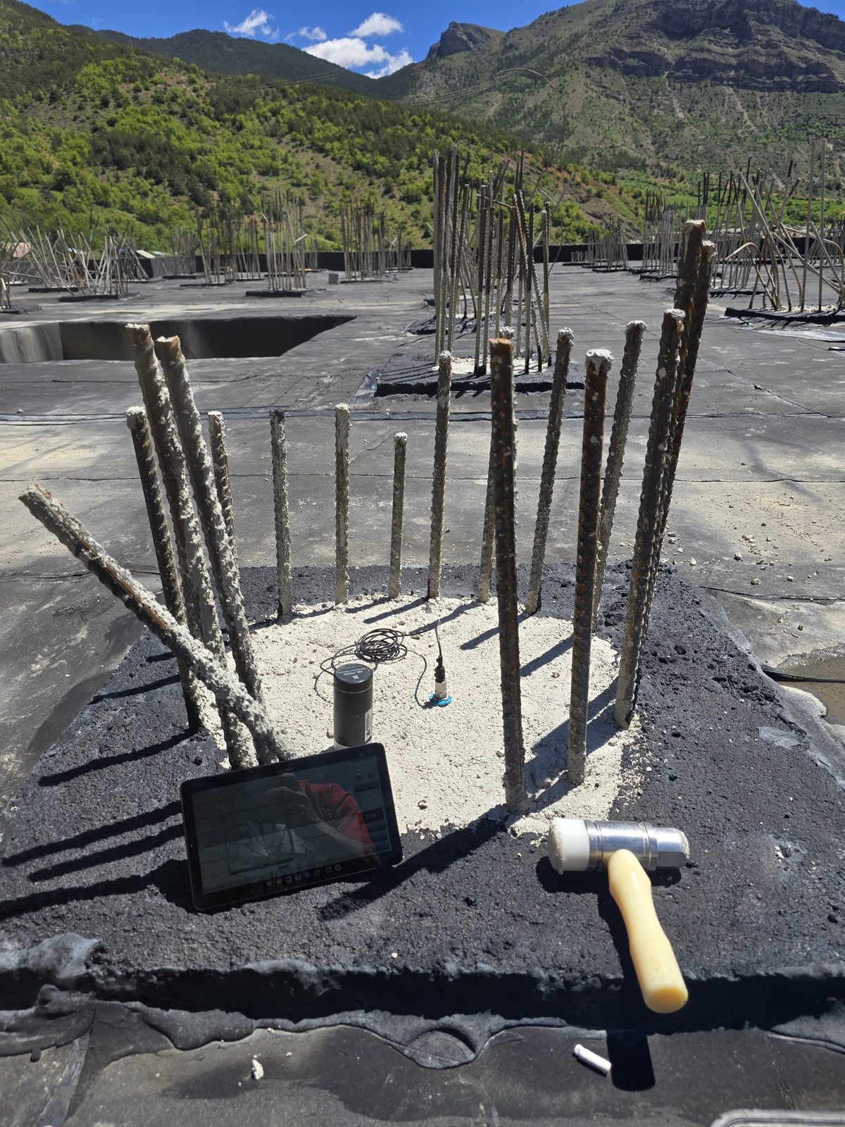 PIT testi ölçüm ekipmanı donatı kafesi üzerinde